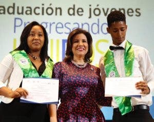 Progresando Unidos capacita  a jóvenes Santiago