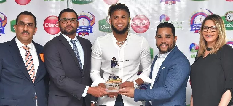 Fernando Tatis Jr. electo  Novato del Año 2019 en las GL