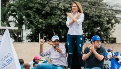 Carolina Mejía encabeza caravana Distrito Nacional