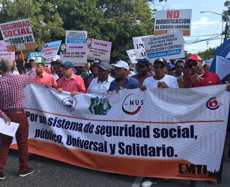 Varios sindicatos protestan contra reforma Ley Seguridad Social