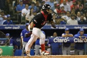 Leones remontan en el octavo y provocan triple empate