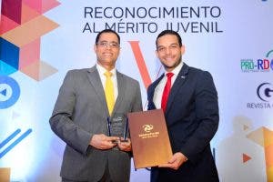 Iniciativa Pro-RD entrega Reconocimiento al Mérito Juvenil 2020