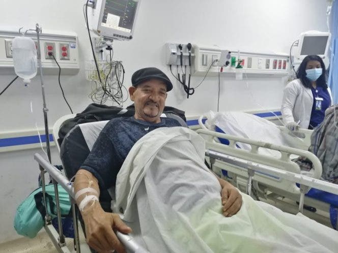El cantante Jerry Vargas fue ingresado en condiciones delicadas en clínica Cruz Jiminián