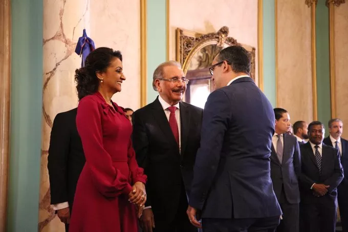 Presidente Medina y Primera Dama reciben saludos de Año Nuevo en el Palacio Nacional