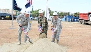 Dejan iniciados trabajos de construcción de gimnasio y supermercado en la Armada