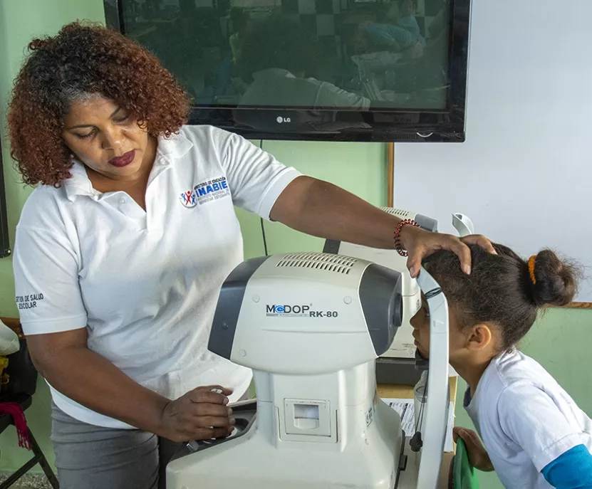 Inabie fortalece servicio integral de salud en escuelas