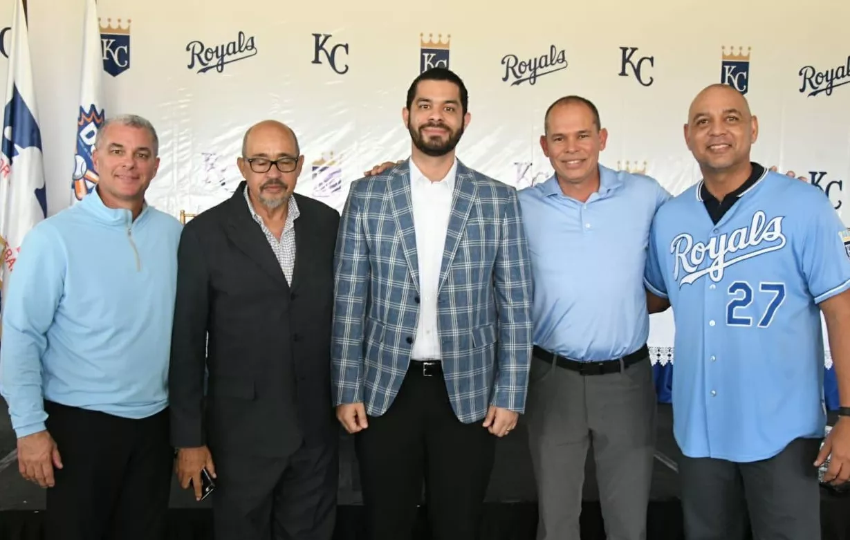 Dayton Moore espera una gran campaña de Mondesí