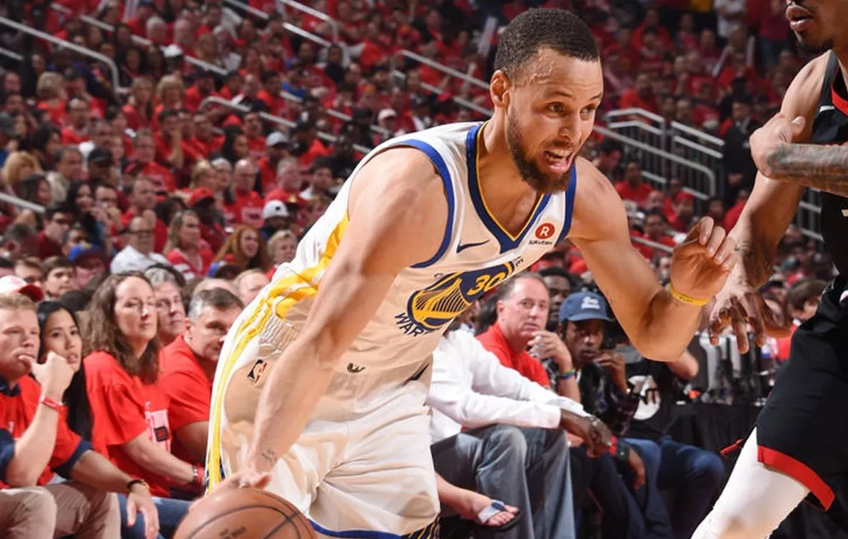 Warriors pagan caro la ausencia de Curry