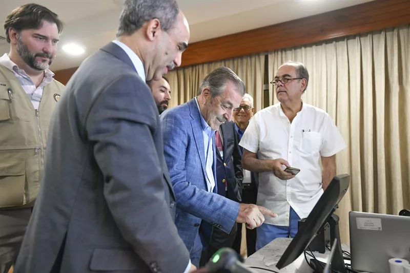 JCE presenta el Voto Automatizado a misión de observadores de la OEA