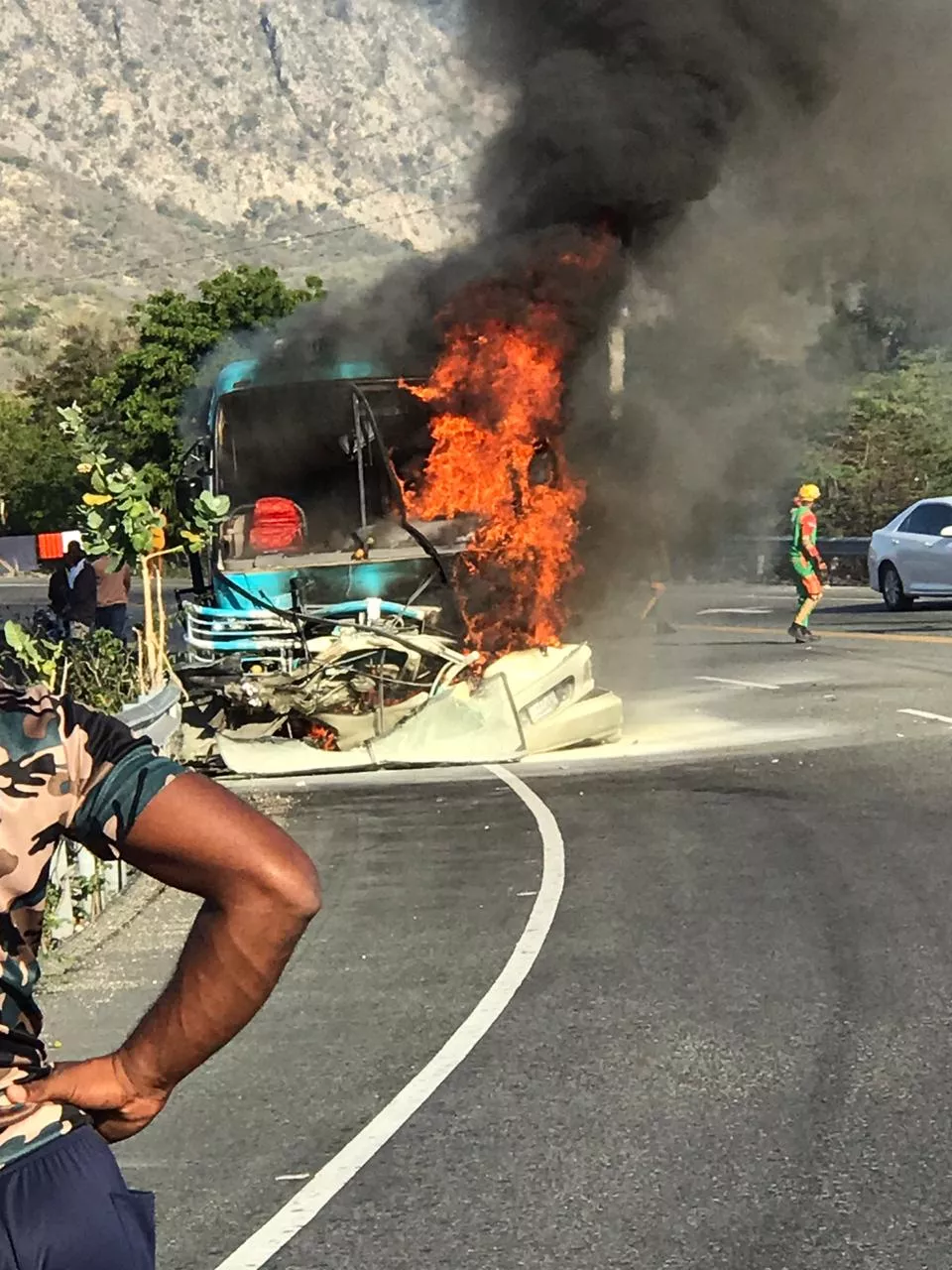 Accidente de tránsito entre Baní y Azua deja al menos dos muertos