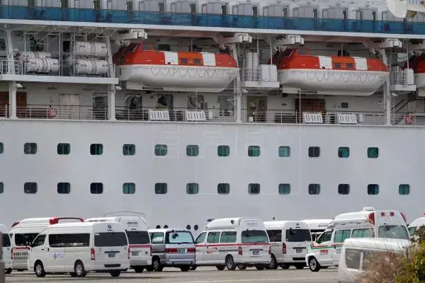 Detectan 60 nuevos casos de coronavirus en el crucero amarrado en Yokohama