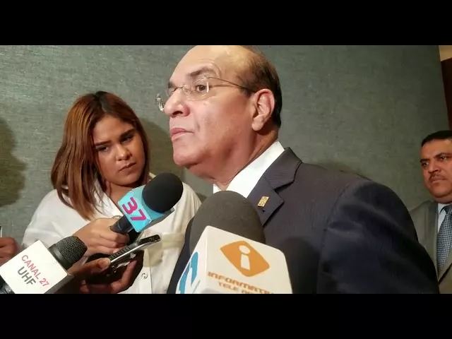 Presidente de la JCE le responde a Monchy Fadul