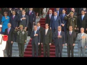 Danilo Medina encabeza homenaje a la Bandera en el Palacio Nacional