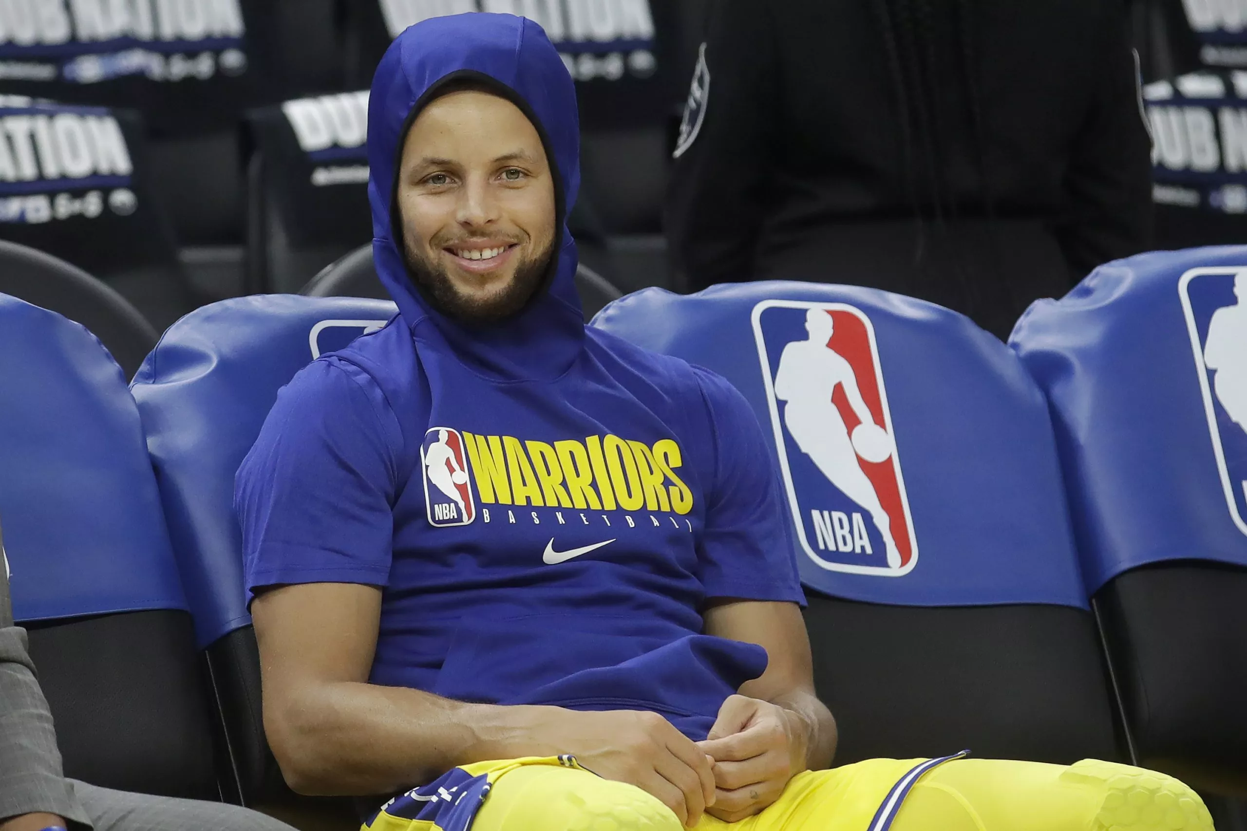 Stephen Curry seguirá sin actividad con Warriors