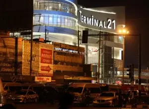 Un soldado mata a 20 personas en un tiroteo en centro comercial de Tailandia