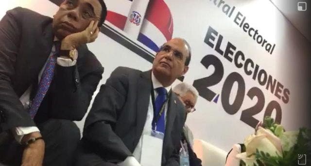 Se filtra video de reunión entre presidente de la JCE y los delegados políticos previo a suspensión de elecciones