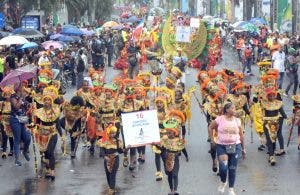 Carnaval reviste de color y alegría a Santo Domingo