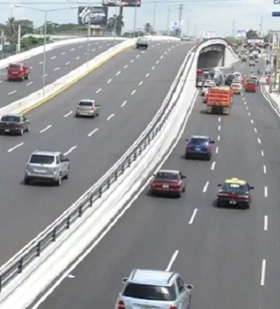 Obras Públicas limpia túneles y los elevados