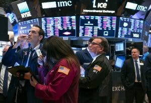 Wall Street abre en verde y el Dow Jones sube 0,30 % pendiente de resultados