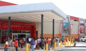 Histeria de compras por Covid-19 eleva ventas de supermercados en  50%