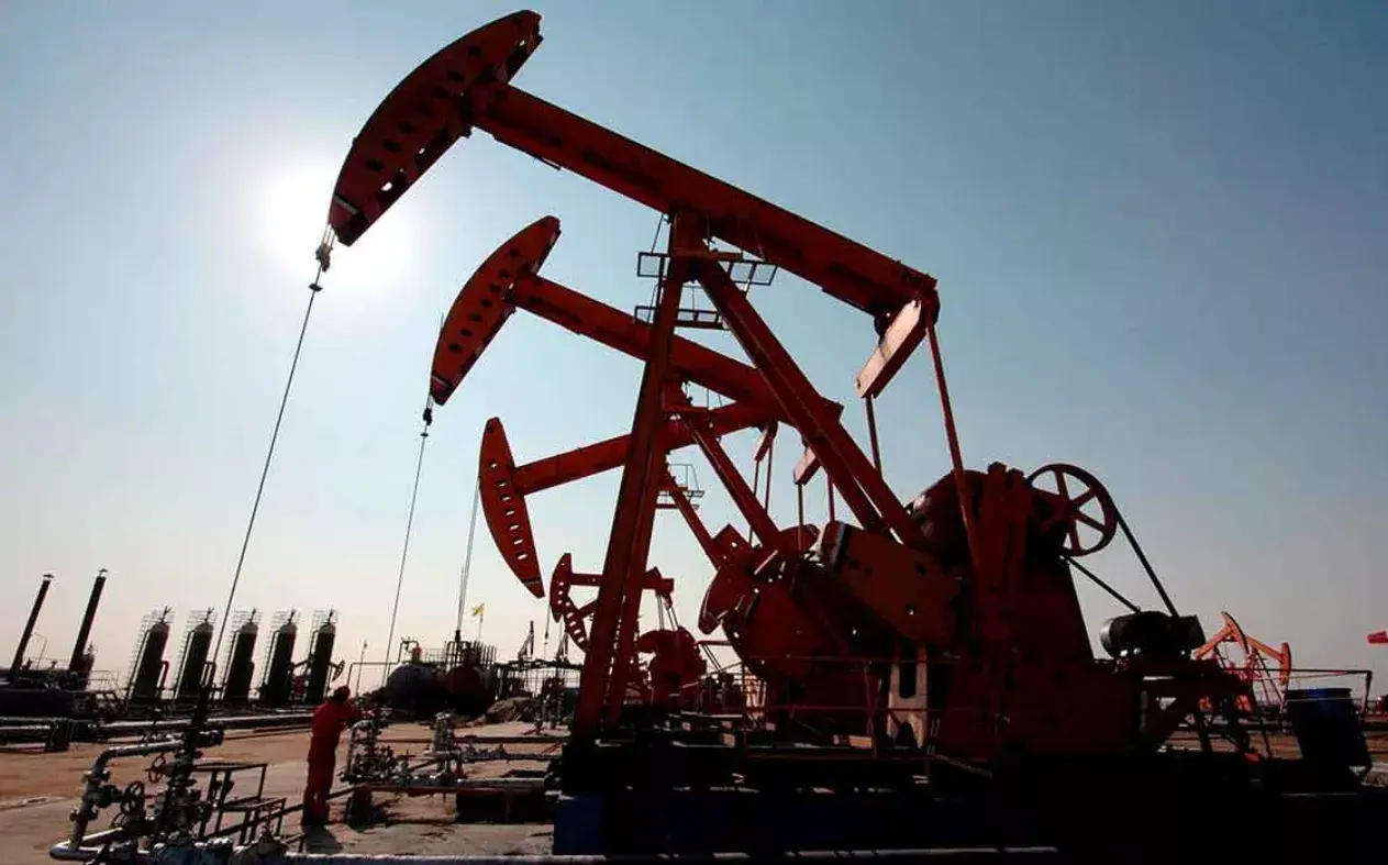 El precio del petróleo se tambalea por el temor a una recesión global