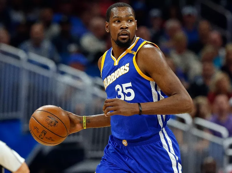 Durant y otros tres compañeros vencen al coronavirus