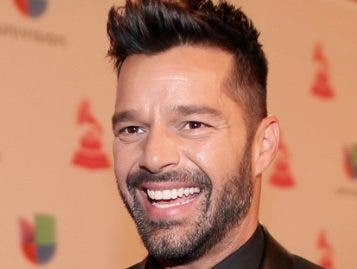 Ricky Martin pide a sus fans se queden en aislamiento