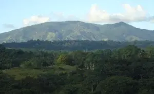 Loma Quita Espuela, una reserva única en el país