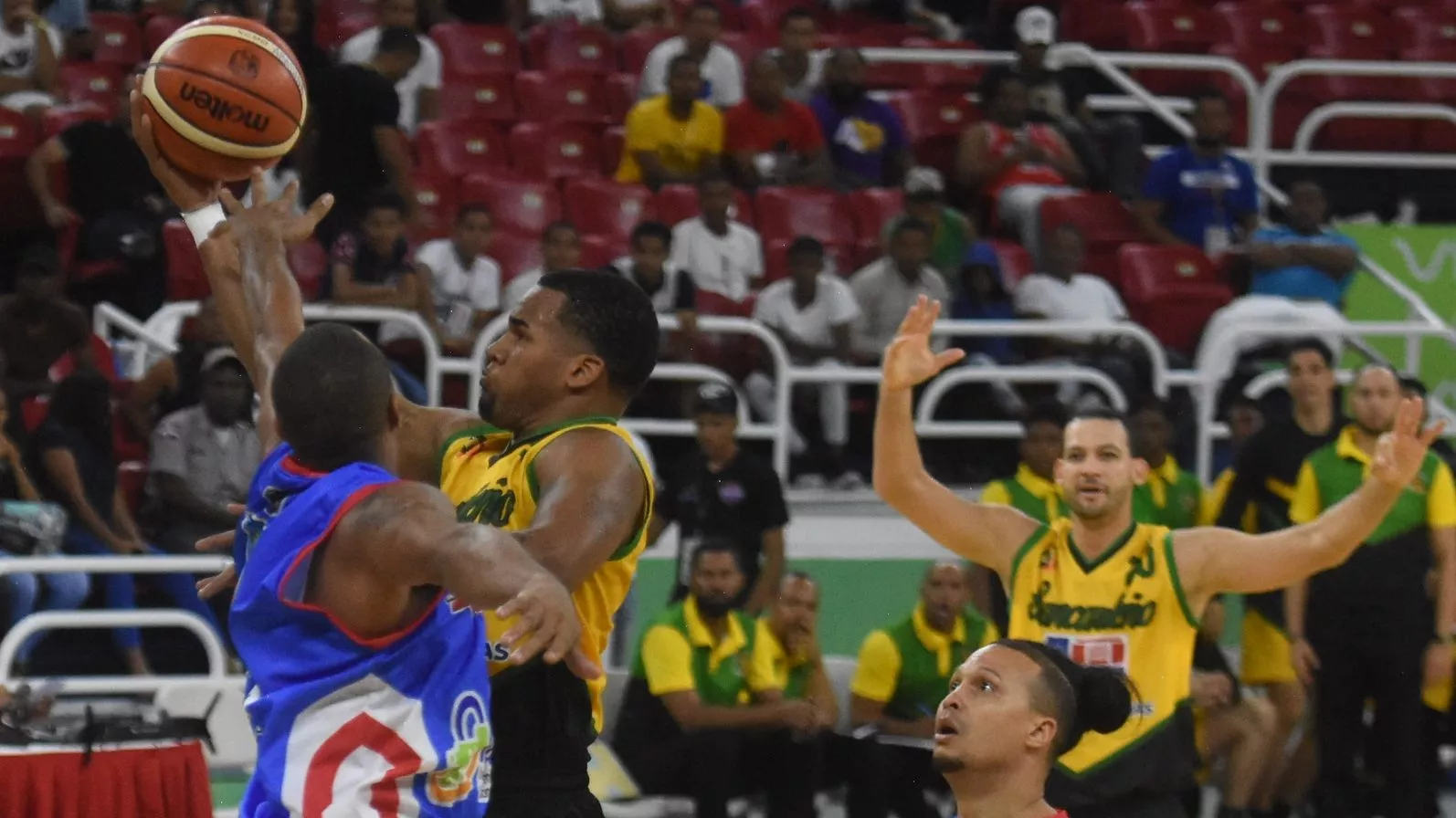 Torneo baloncesto de Distrito Nacional suspendido por Covid-19