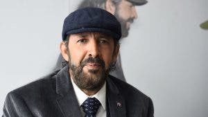 Juan Luis Guerra pide honor y honra para Papa Molina