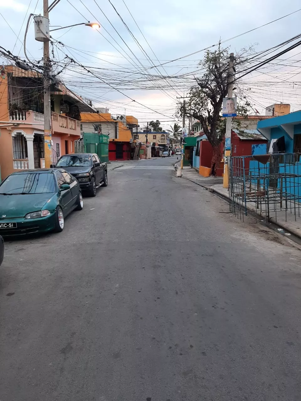 El toque de queda entra en su octavo día, con horario extendido