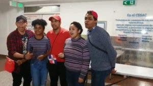 Estudiantes dominicanos que estaban en cuarentena en Ucrania llegan al país