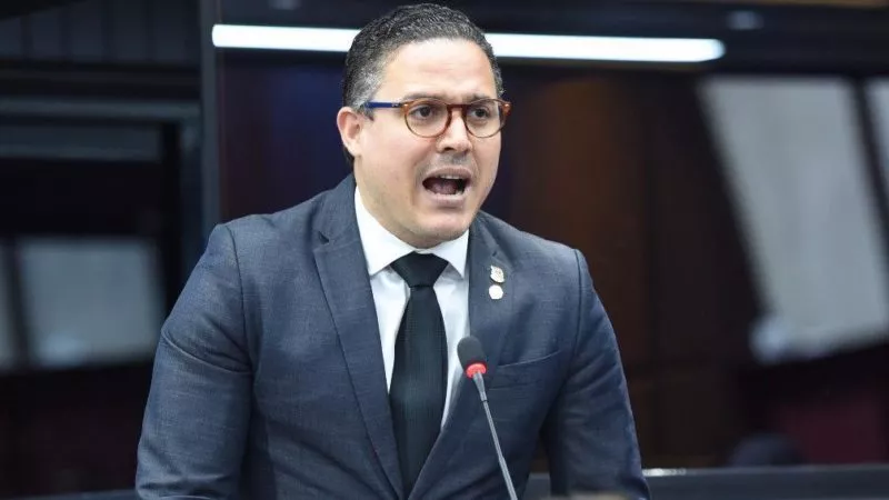 Diputado insta al Gobierno cerrar provincias donde no hay coronavirus