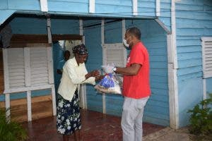 Plan Social entrega alimentos casa por casa