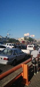 Autoridades bloquean paso entre SDE y el Distrito Nacional por puente Juan Bosch