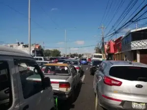 Cierran Puente de la 17 para disminuir flujo de personas en las calles