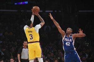 Los Angeles Lakers derrotaron 120-107 a Philadelphia 76ers