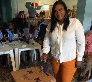 Cades Silvestre expresa su satisfacción por masiva participación de votantes en Boca Chica