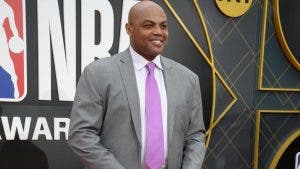 Charles Barkley anuncia salió negativo a prueba de coronavirus