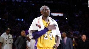 Camiseta de Kobe Bryant de Los Angeles Lakers subastada por casi 6 millones