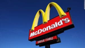 McDonald’s cerrará su área de comedor en todo el país; solo dará servicio por delivery y automac