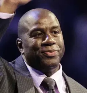 Magic Johnson lidera grupo por equipo NFL