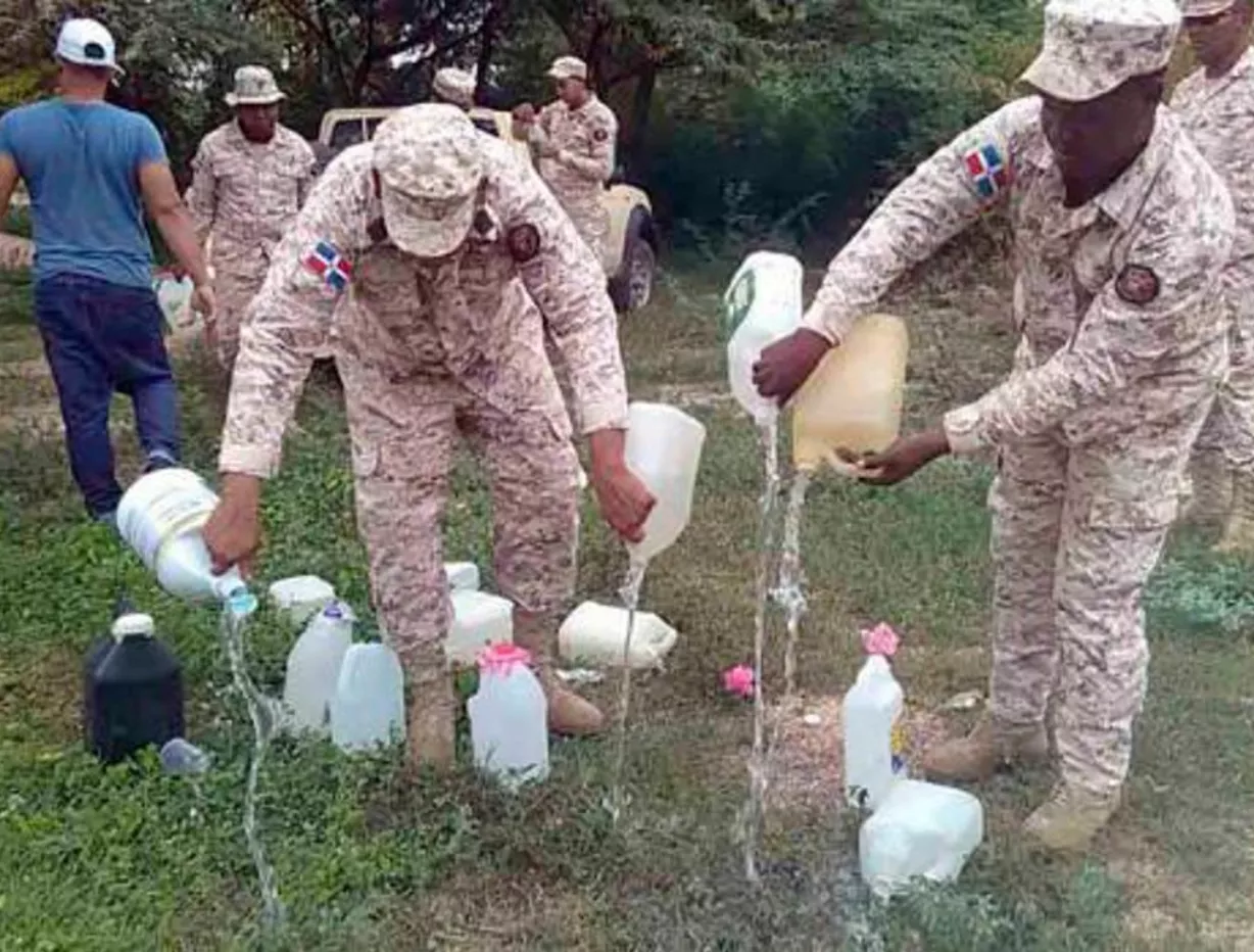 Cinco apresados  fábricas clandestinas de alcohol