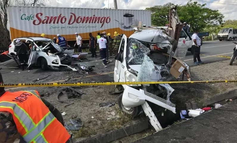 Accidente deja un muerto y 6 heridos