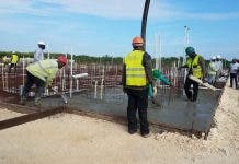 El CNS aprueba aumento de un 20 % al salario mínimo del sector construcción