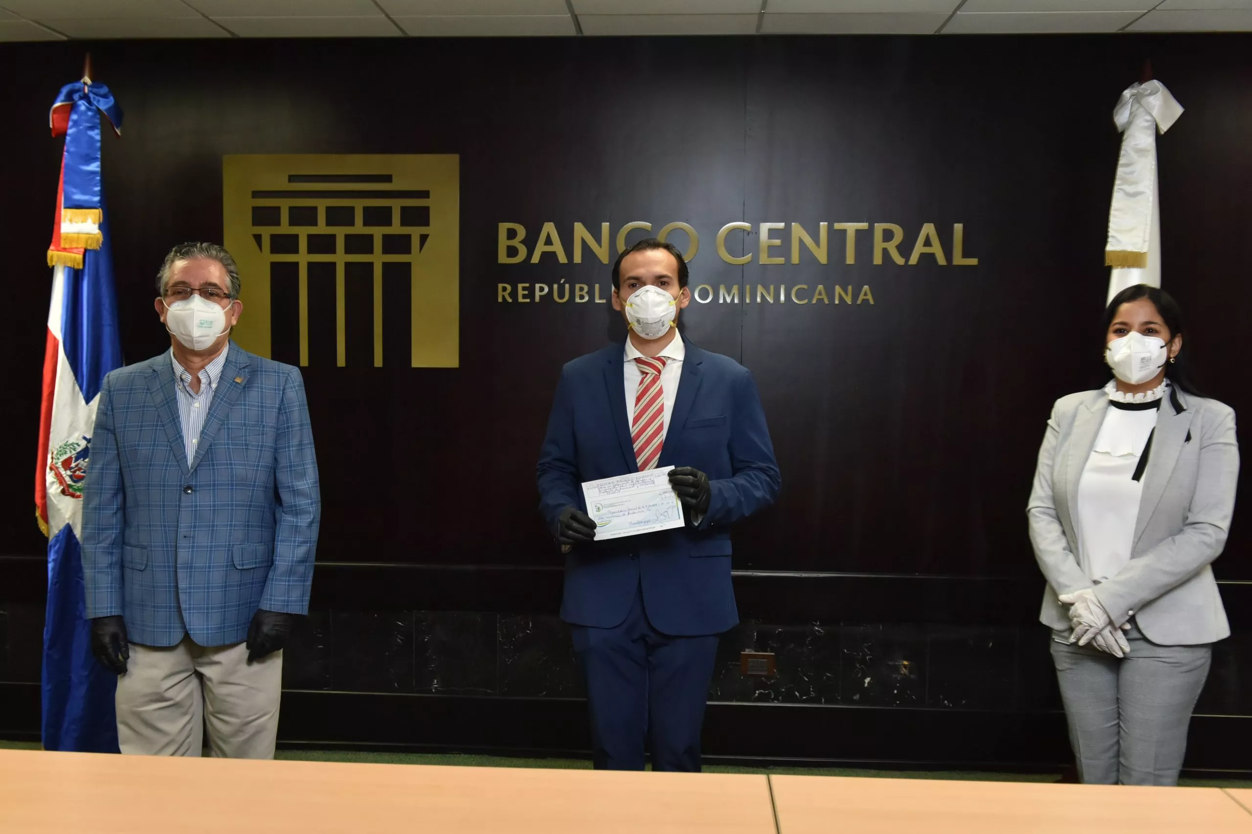 Banco Central dona RD$2 millones para proteger presos con Covid-19