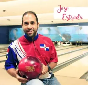 José Estrada recuerda con  orgullo sus triunfos en juegos centroamericanos y en torneo Iberoamericano de boliche