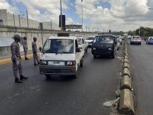 Se registra gran congestionamiento de vehículos en puente que comunica SDN y el Distrito Nacional