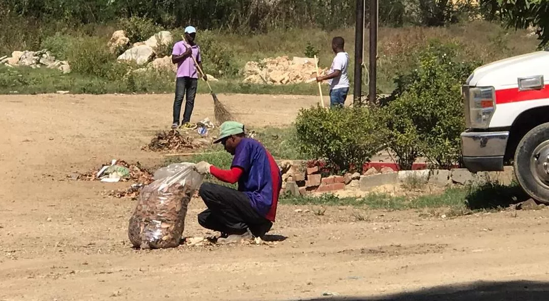 Fiscalías envían arrestados en toque de queda a recoger basura en lugares donde fueron detenidos