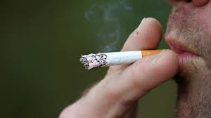 Fumadores tiene 10 veces más riesgo de morir por Covid-19
